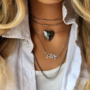 Elegant Heart Hypoallergenic Minimalist Natural Hematite Stone Heart Jewelry